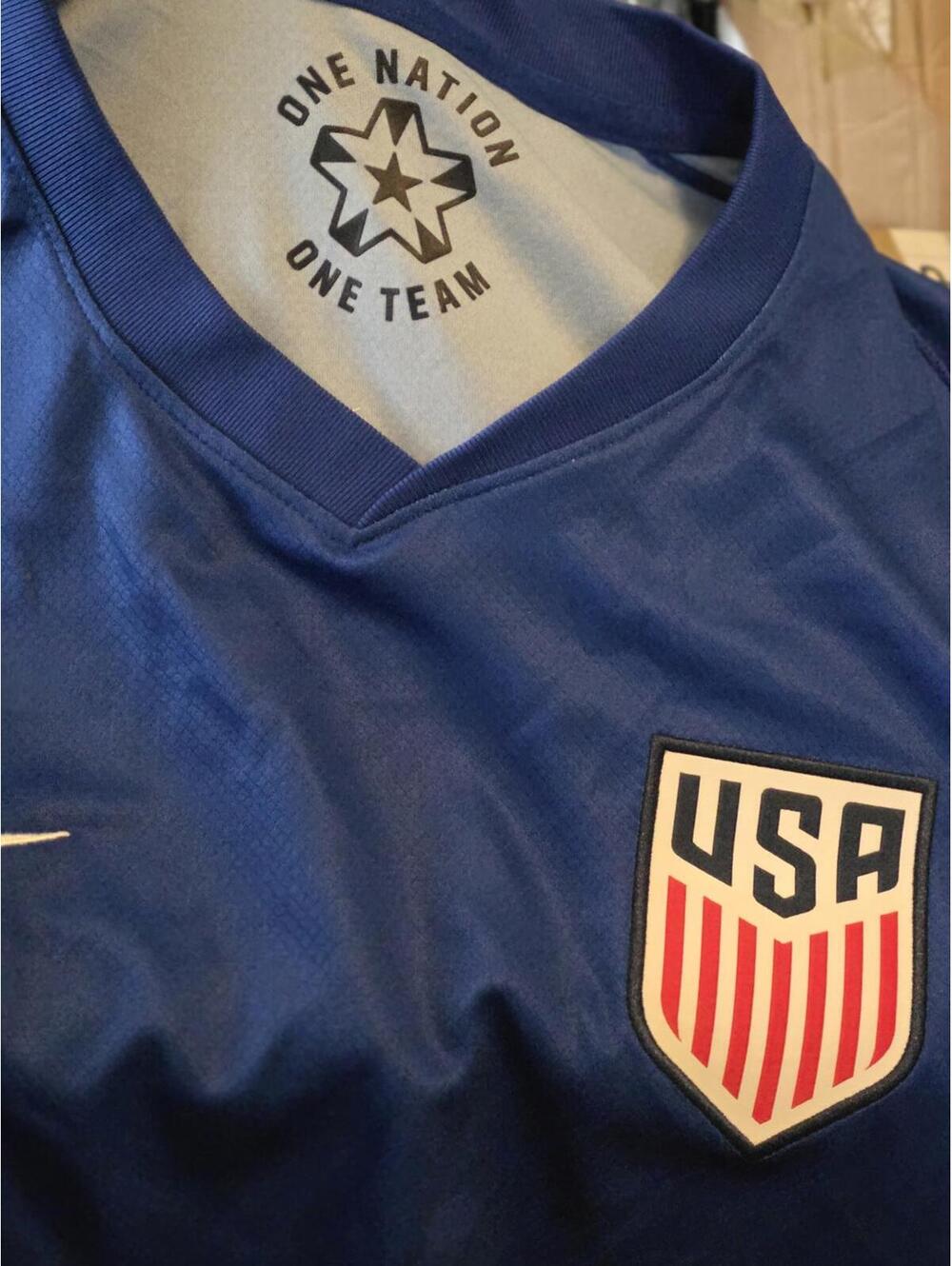 Mens Nike USA Soccer Jersey size M